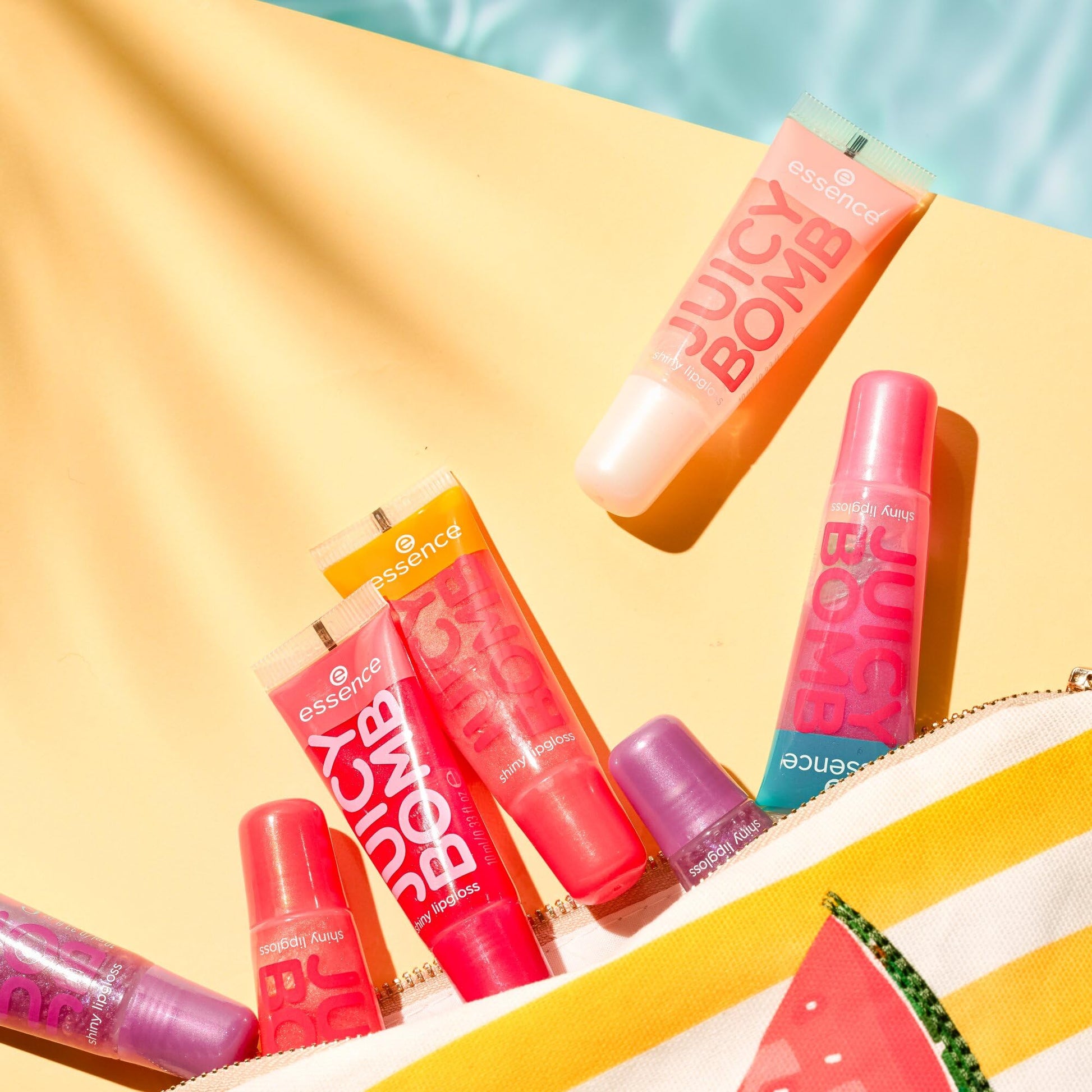 essence JUICY BOMB shiny lipgloss, glanzend, dauwachtig, glimmend (10ml)